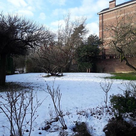 Un Grand Jardin En Ville. Chez Guy Uccle Екстер'єр фото